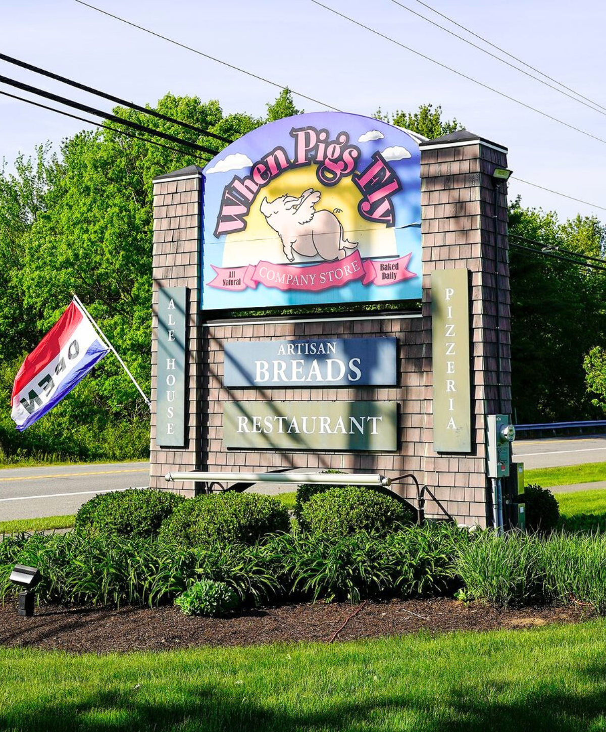 Signboard of When Pigs Fly Restaurant Pizzeria Restaurant in Kittery Maine